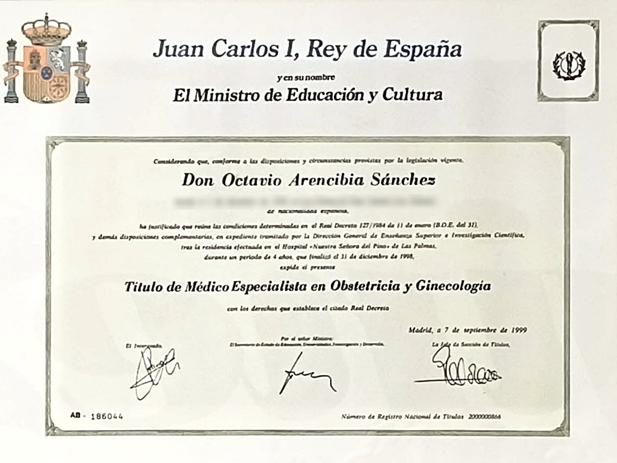 Título de Médico Especialista en Obstetricia y Ginecología